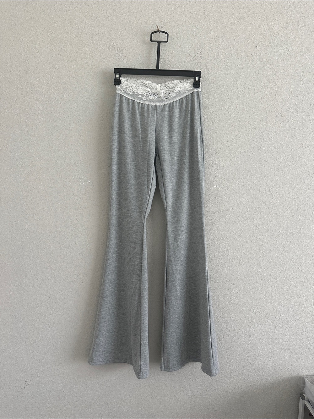 SHEIN Lace Trim Low Rise Elastic Waist Flare Pants xs